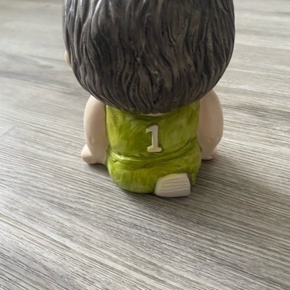 Vintage retro 1970’s basketball boy player money piggybank. Excellent condition. - Picture 4 of 7